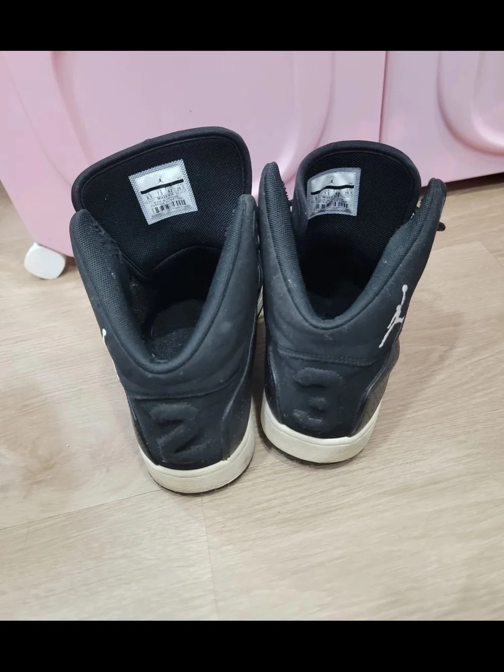 Black Men's Boat-Style Athletic Shoes with White Sole